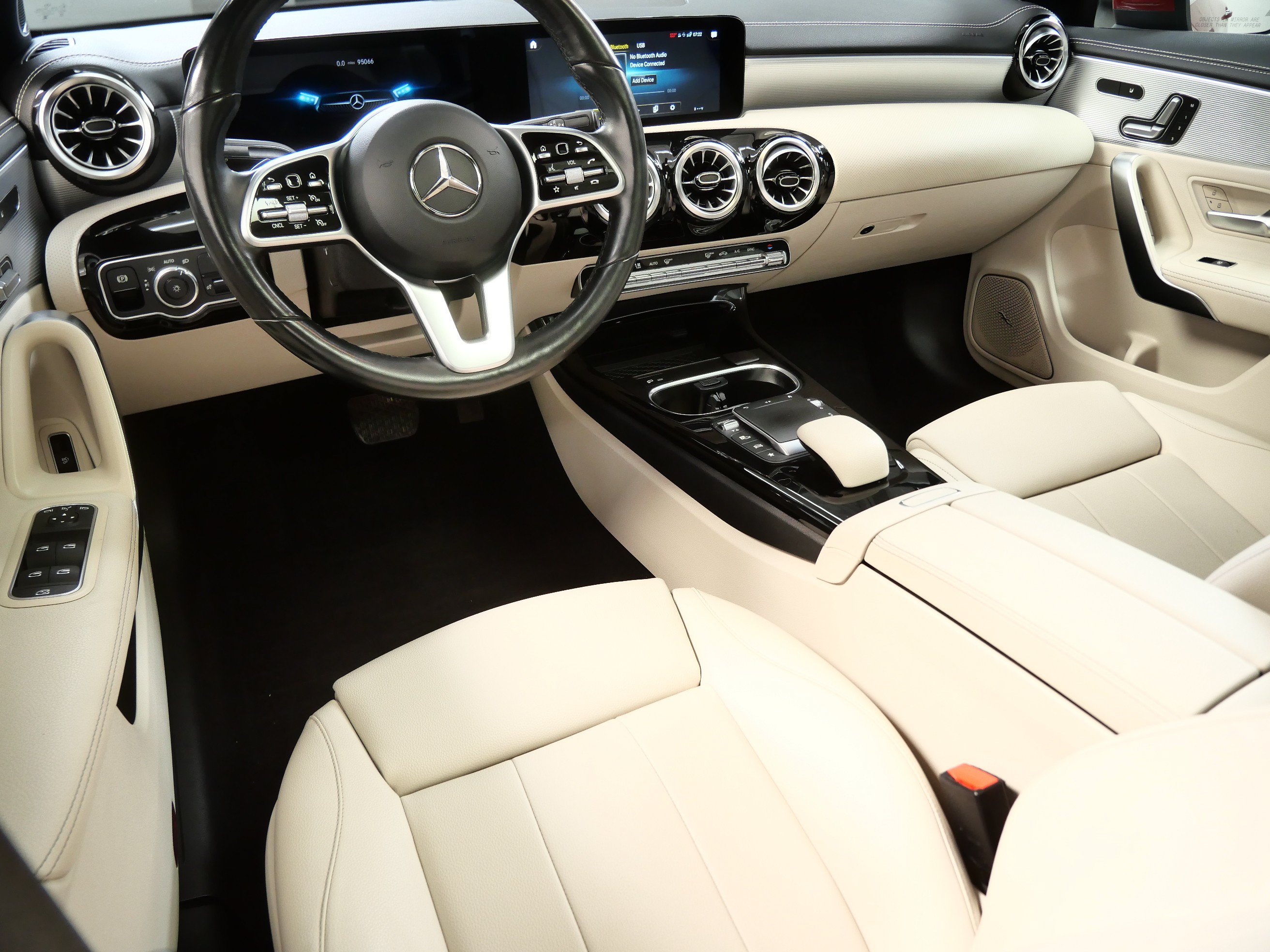 Used 2022 Mercedes-Benz CLA 250 4MATIC image 2