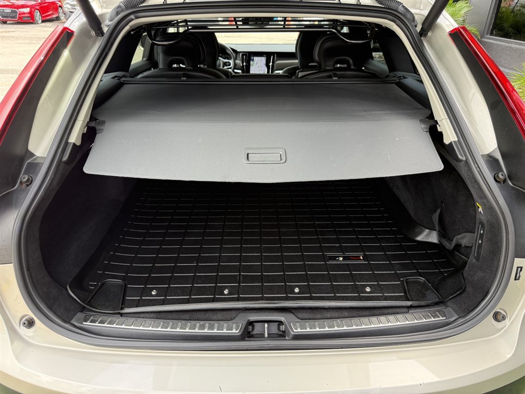 Used 2019 Volvo V90 T5 Cross Country AWD/4WD image 34