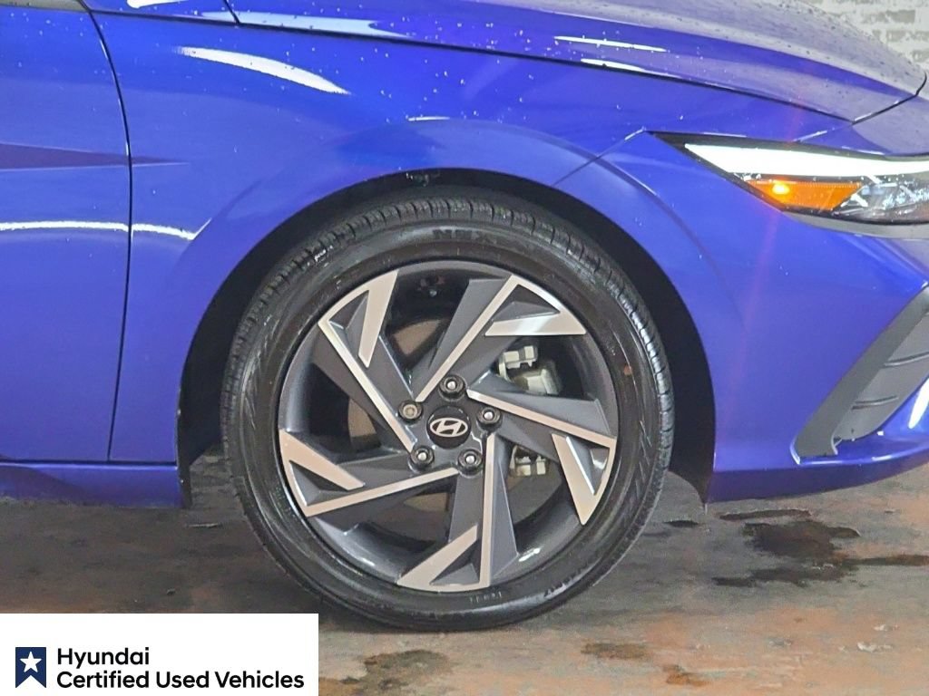 Used 2025 Hyundai Elantra Sport FWD image 8