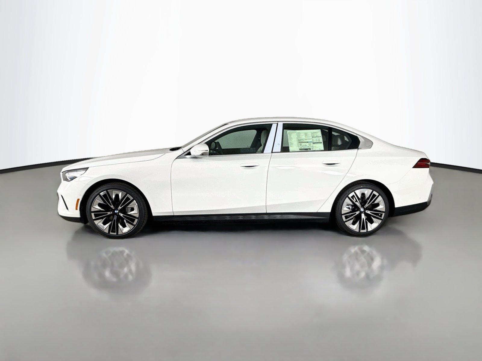 New 2027 BMW i5 M60 AWD/4WD image 4