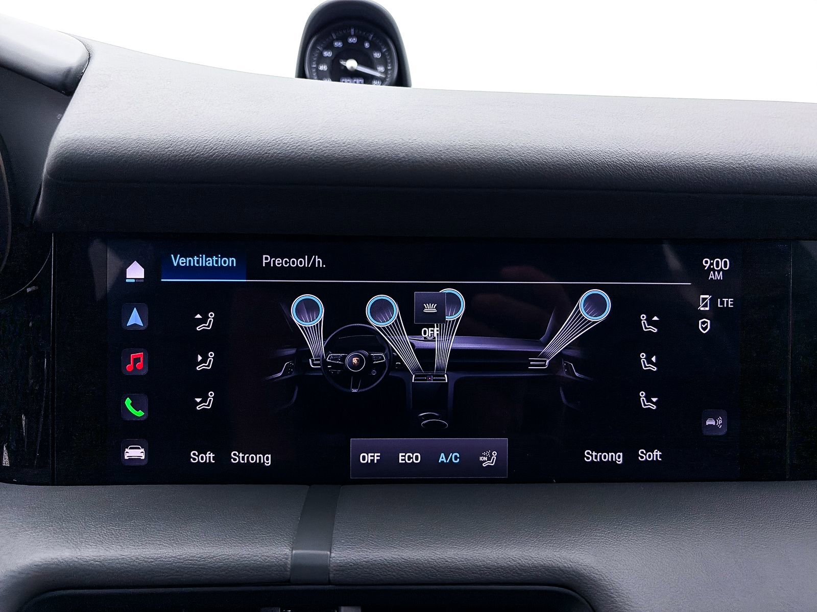 Used 2023 Porsche Taycan w/ Premium Package image 50