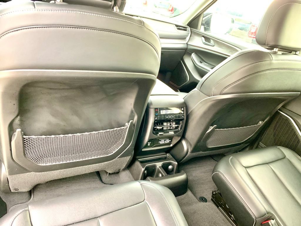 Used 2022 Jeep Grand Cherokee L Limited RWD image 31