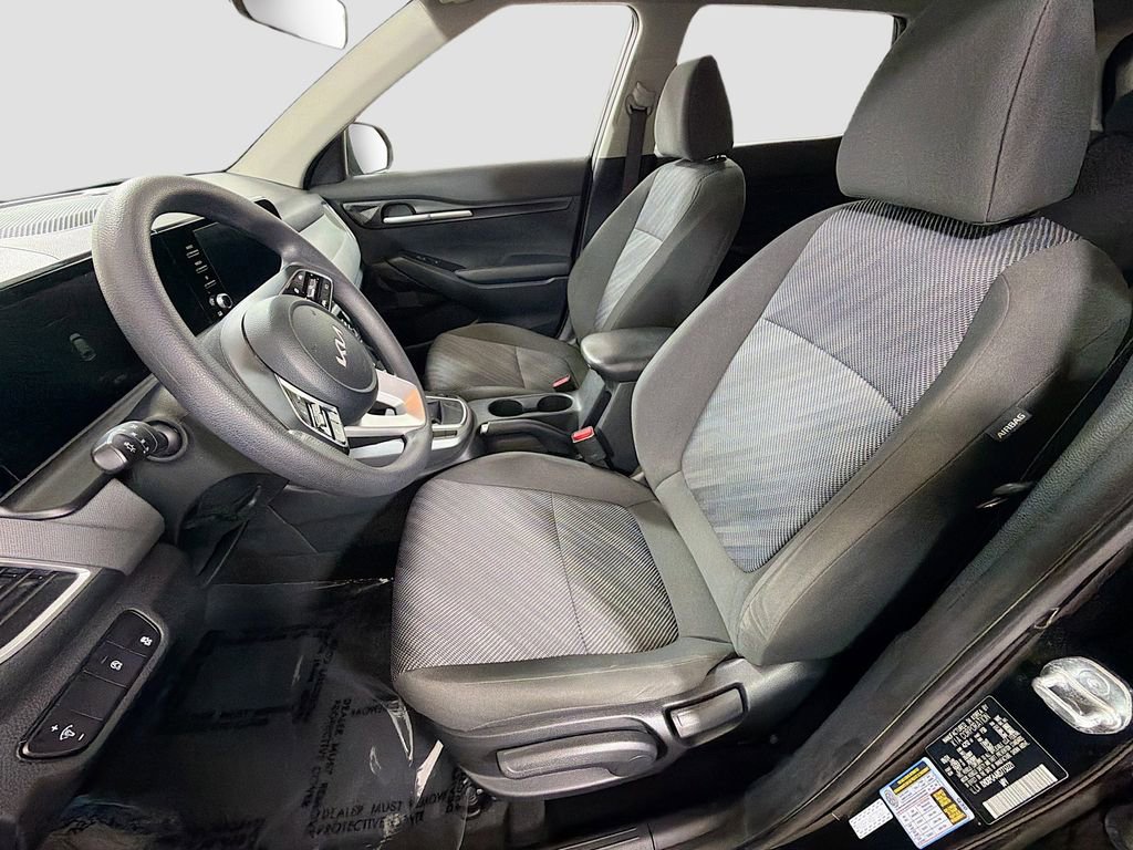 Used 2025 Kia Seltos LX AWD/4WD image 21
