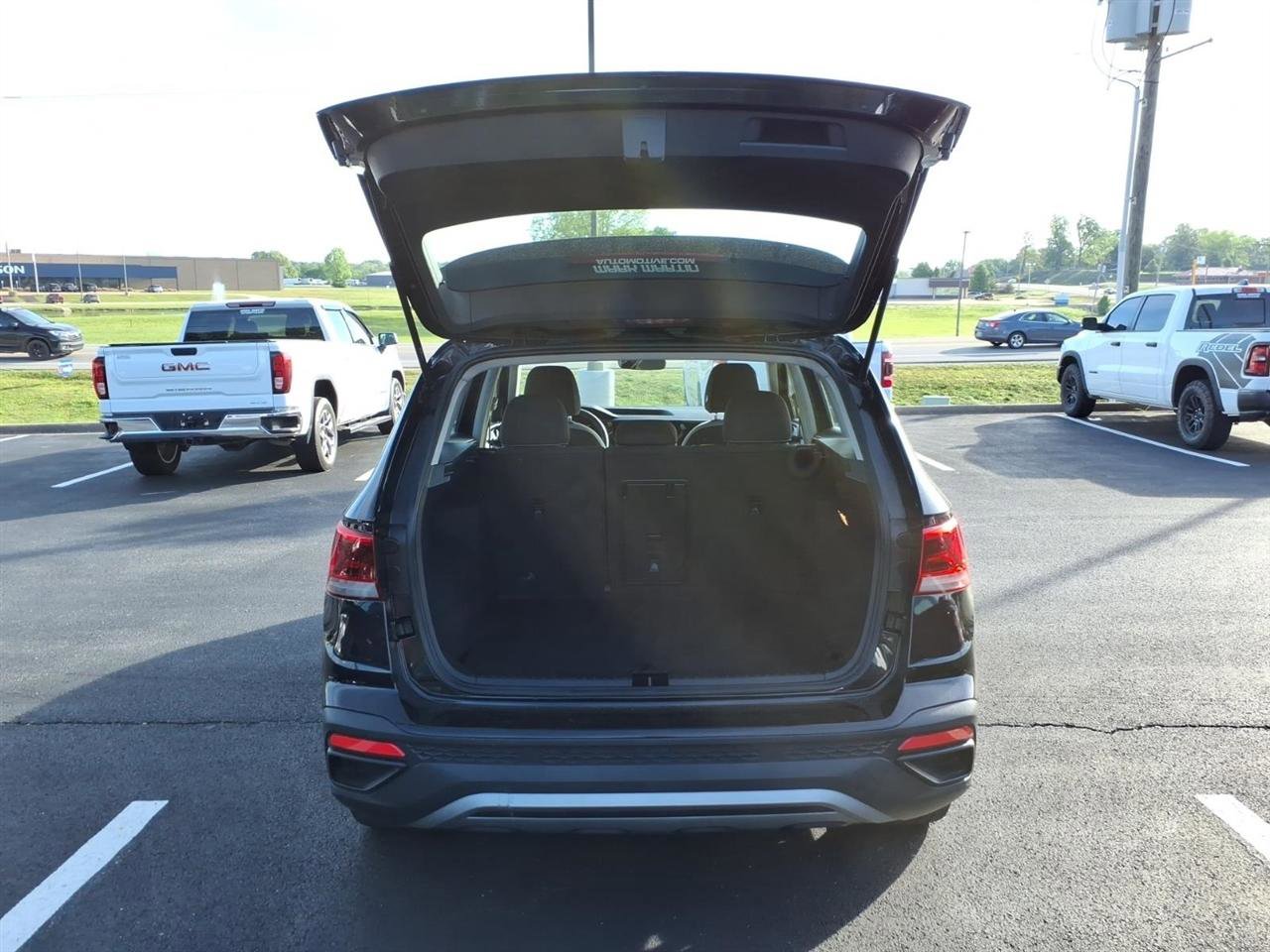 Used 2023 Volkswagen Taos S AWD/4WD image 6