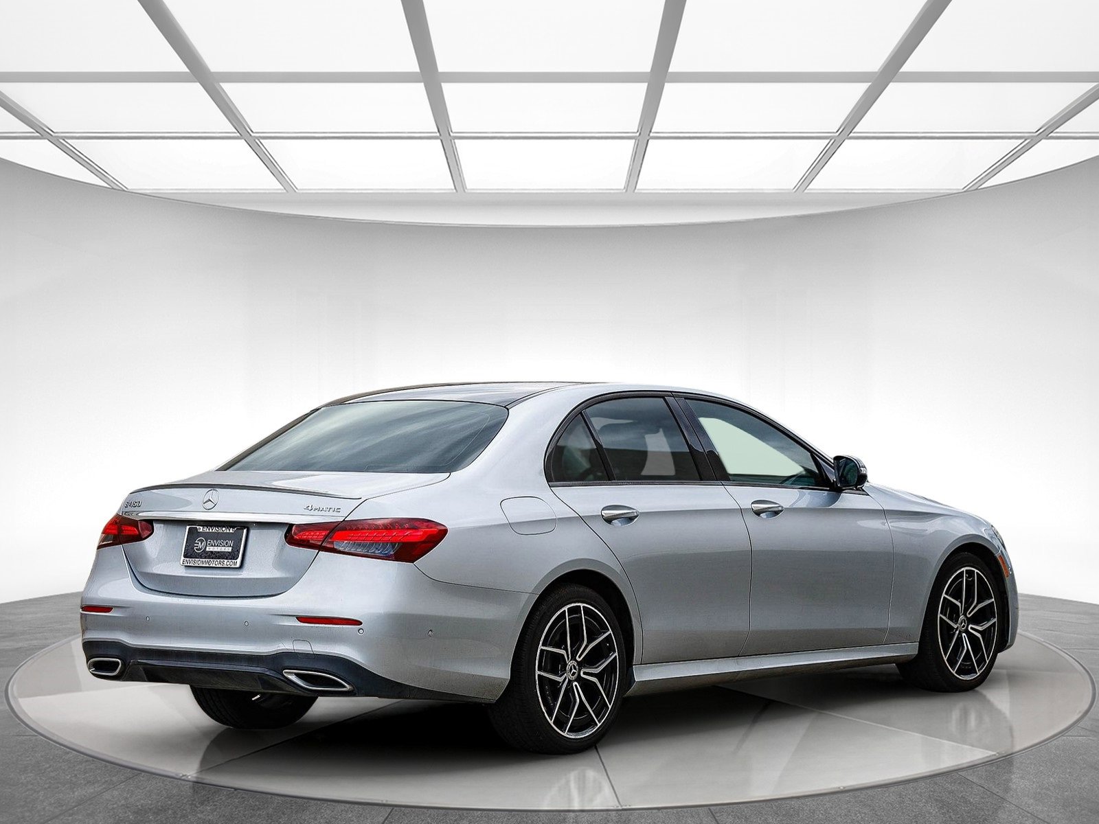 Used 2022 Mercedes-Benz E 450 4MATIC Sedan image 3