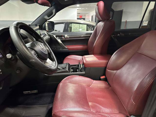 Used 2022 Lexus GX 460 Luxury w/ Sport Design Package AWD/4WD image 12