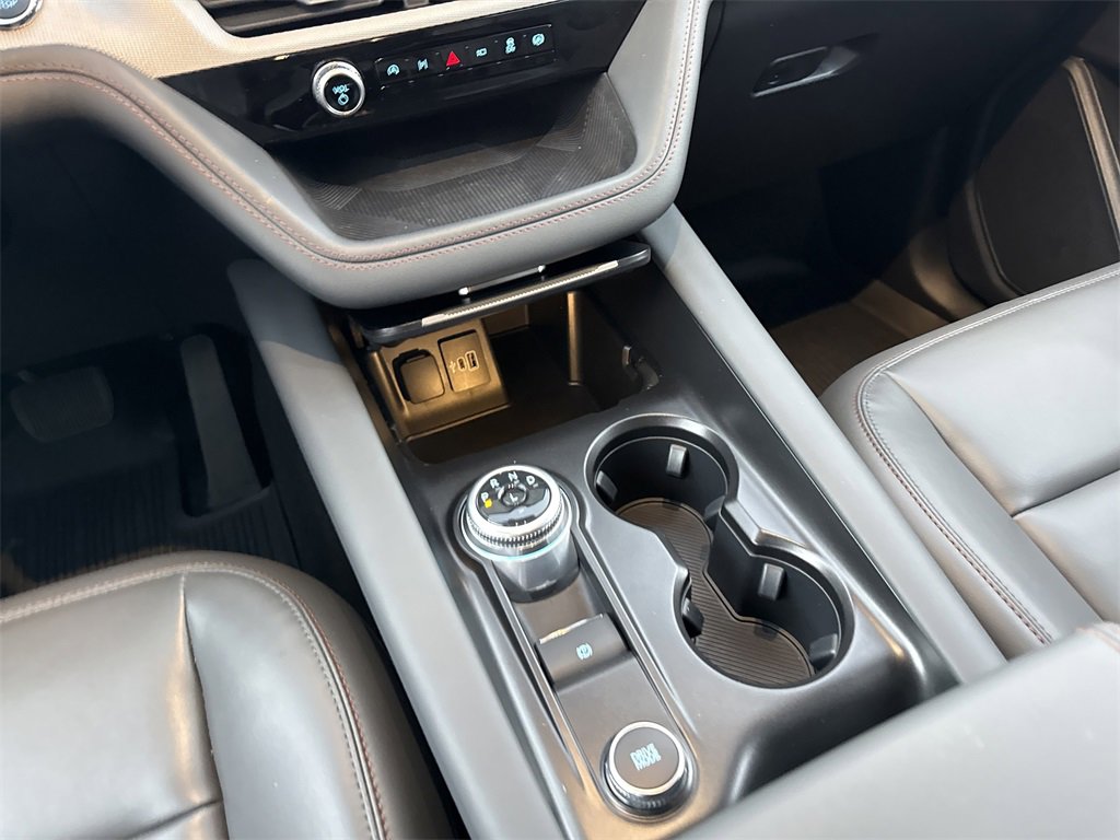 Used 2025 Ford Explorer Active w/ Active Comfort Package image 14
