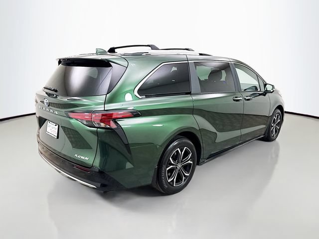 Used 2025 Toyota Sienna Platinum AWD/4WD image 7