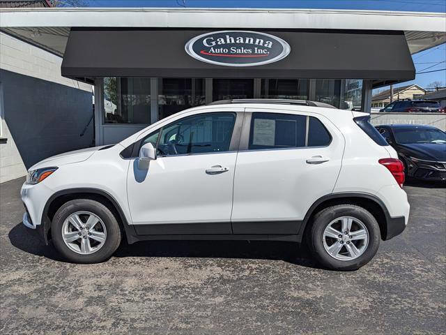 Used 2020 Chevrolet Trax LT w/ LT Convenience Package image 2