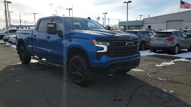 Used 2023 Chevrolet Silverado 1500 LT Trail Boss image 2