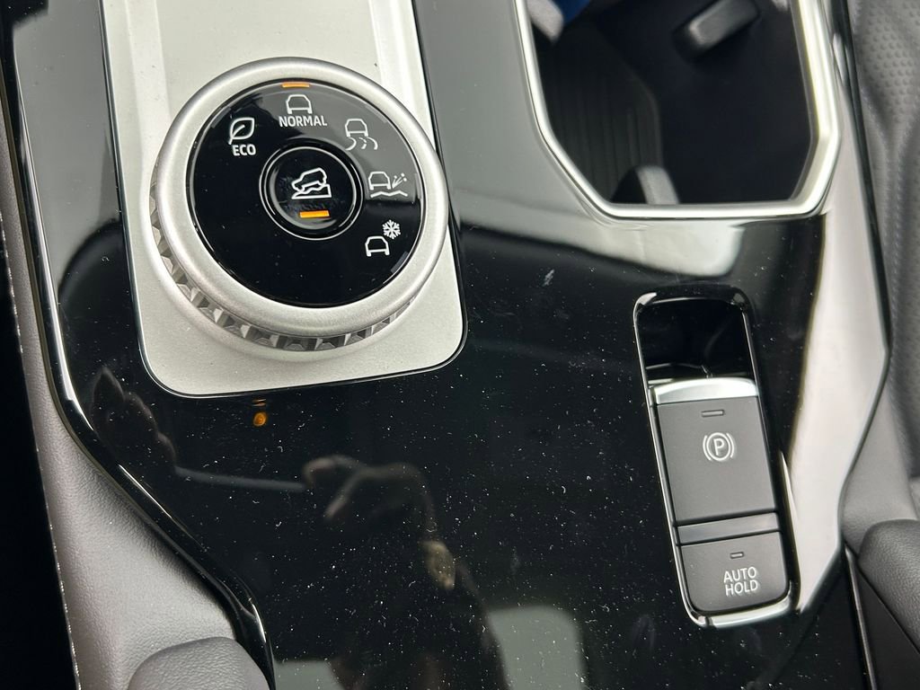 New 2026 Mitsubishi Outlander SEL FWD image 27