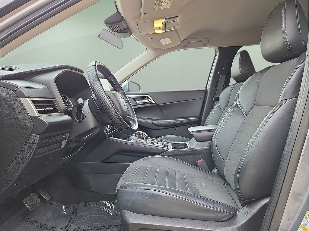 Used 2023 Mitsubishi Outlander SE image 21