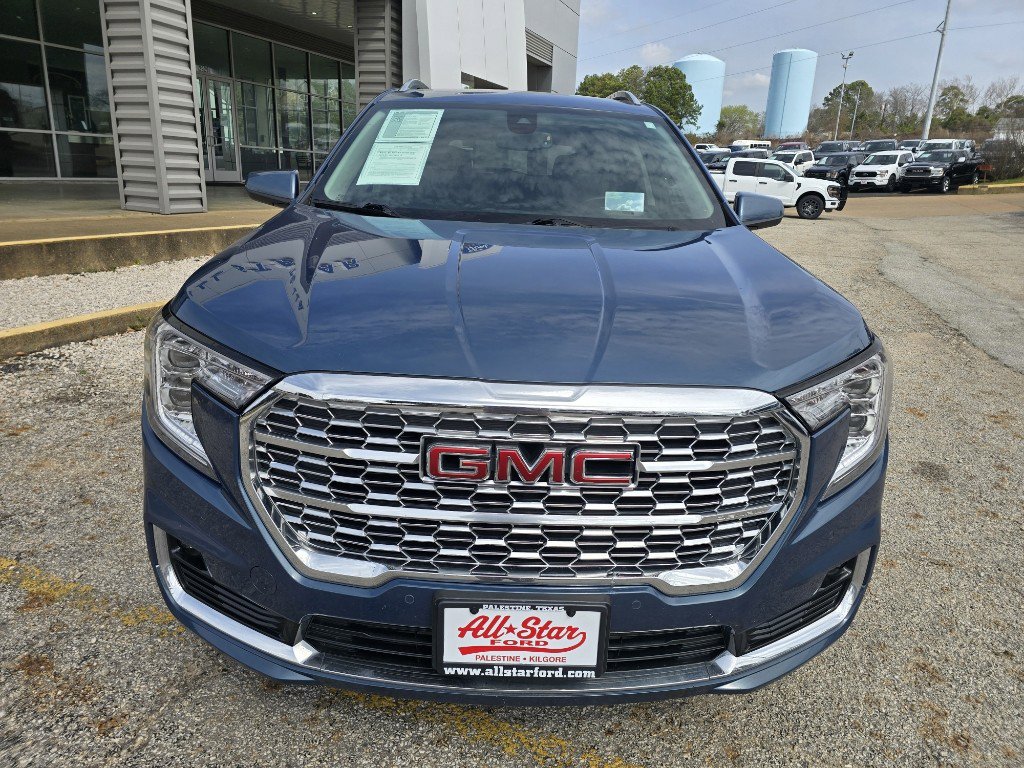 Used 2024 GMC Terrain Denali image 2
