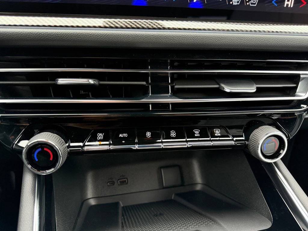 New 2026 Chevrolet Traverse High Country image 18