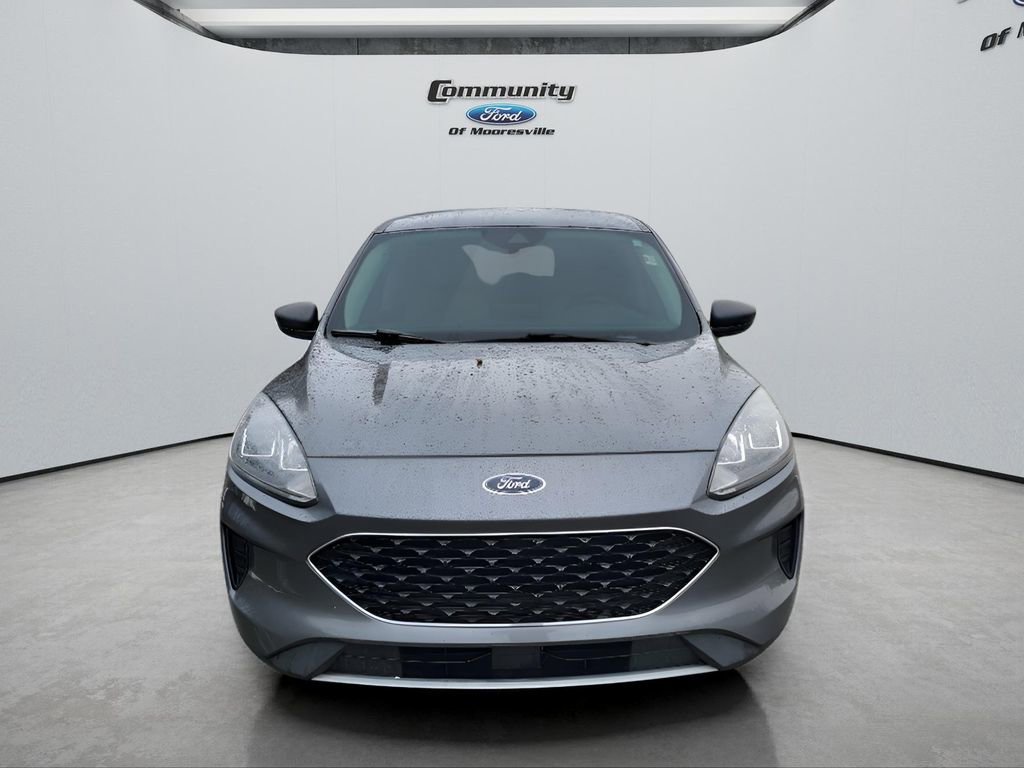 Used 2022 Ford Escape SE image 2
