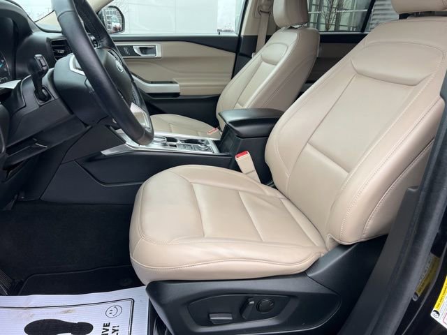 Used 2022 Ford Explorer XLT w/ Equipment Group 202A image 23