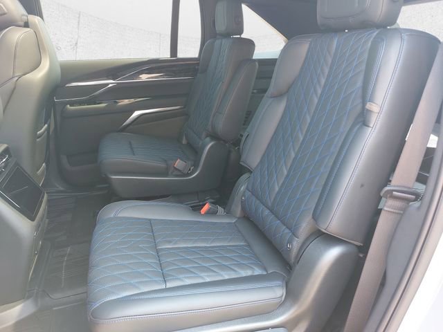 Used 2026 Cadillac Escalade IQ Sport 1 w/ LPO, ONYX Package AWD/4WD image 17