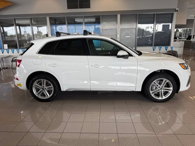 Used 2021 Audi Q5 e Premium Plus AWD/4WD image 2