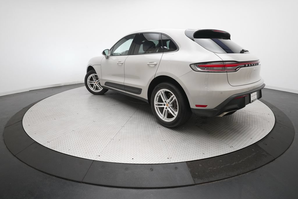 Certified 2023 Porsche Macan AWD/4WD image 35