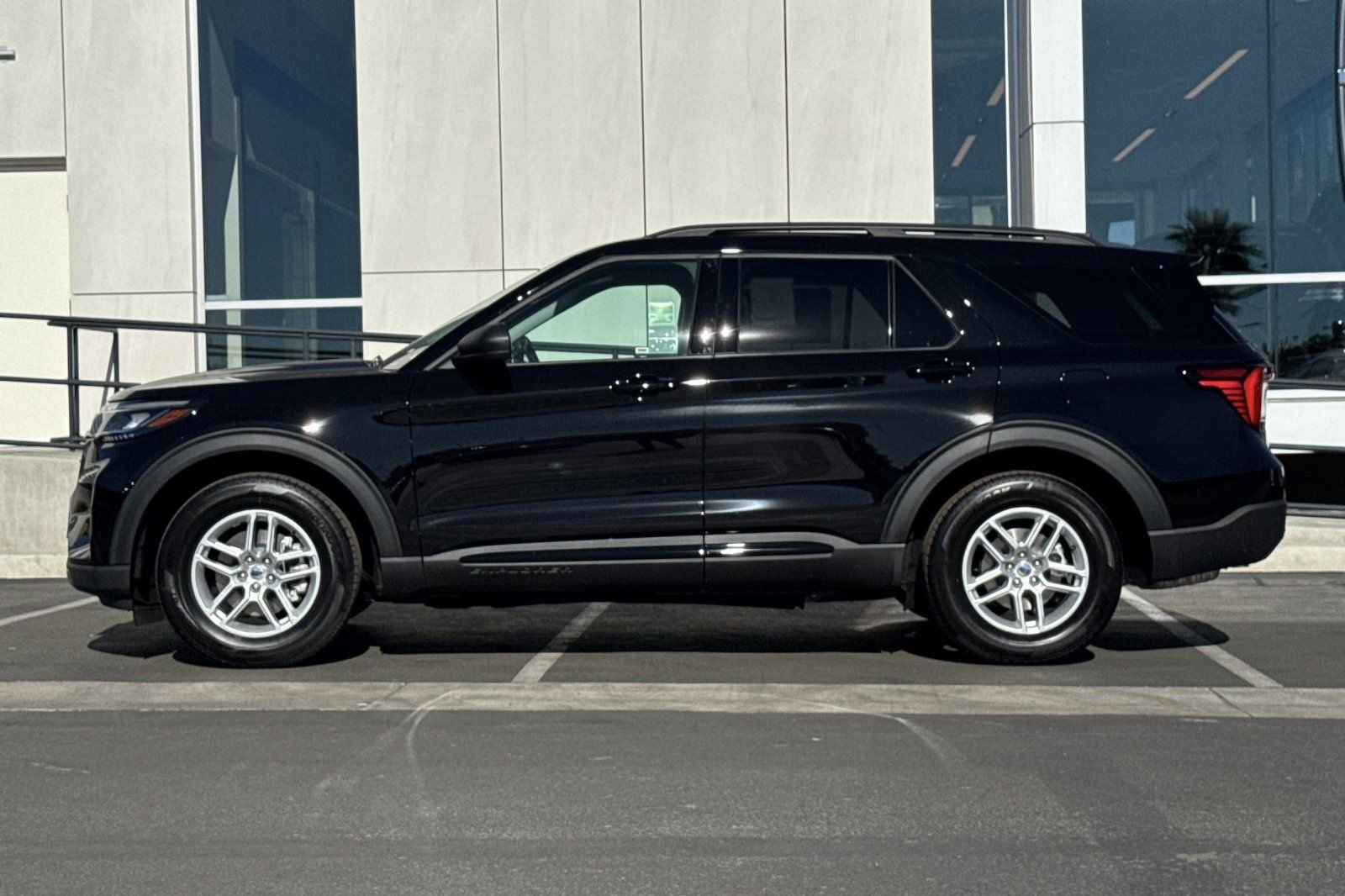 New 2026 Ford Explorer Active w/ Active Comfort Package image 6