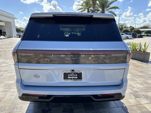 New 2026 Lincoln Navigator L Reserve AWD/4WD image 3