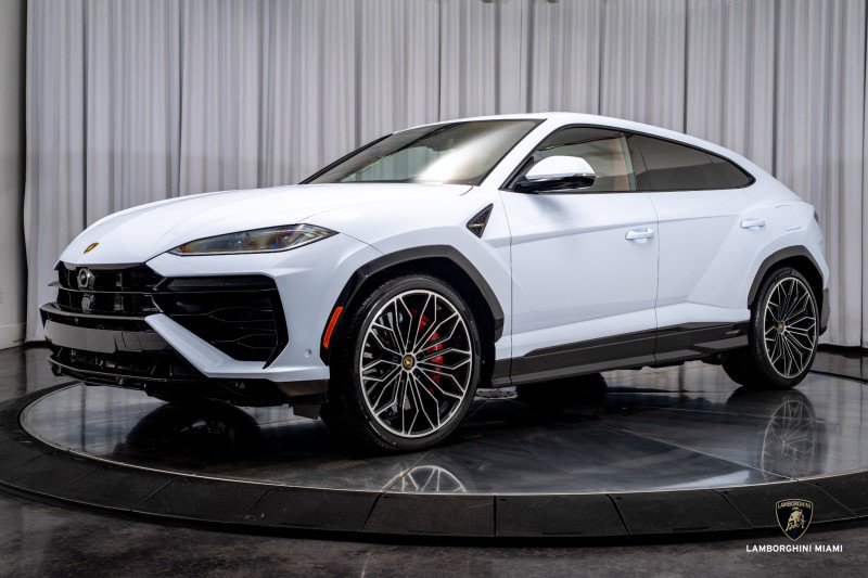 Used 2025 Lamborghini Urus SE image 6