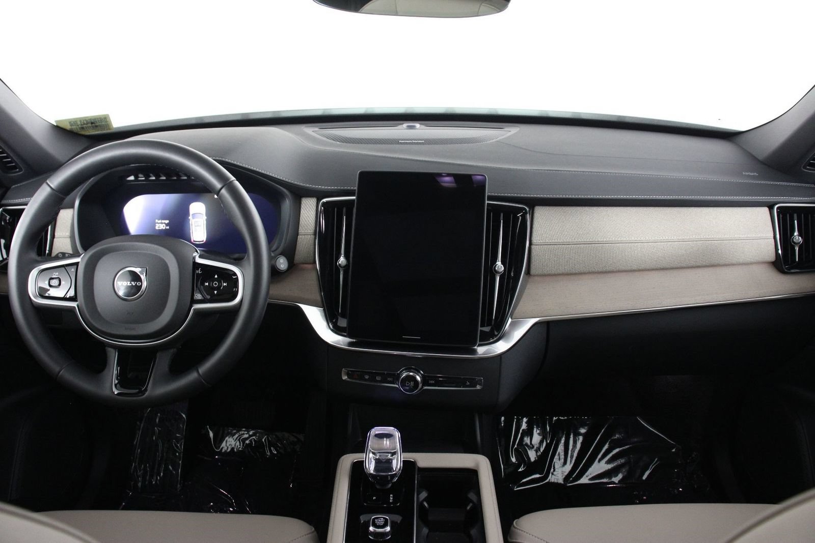 Certified 2026 Volvo XC90 B6 Plus AWD/4WD image 7