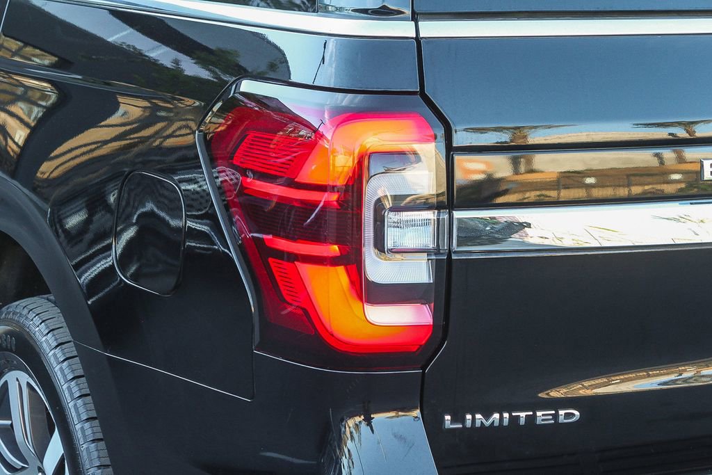 Used 2023 Ford Expedition Limited RWD image 11