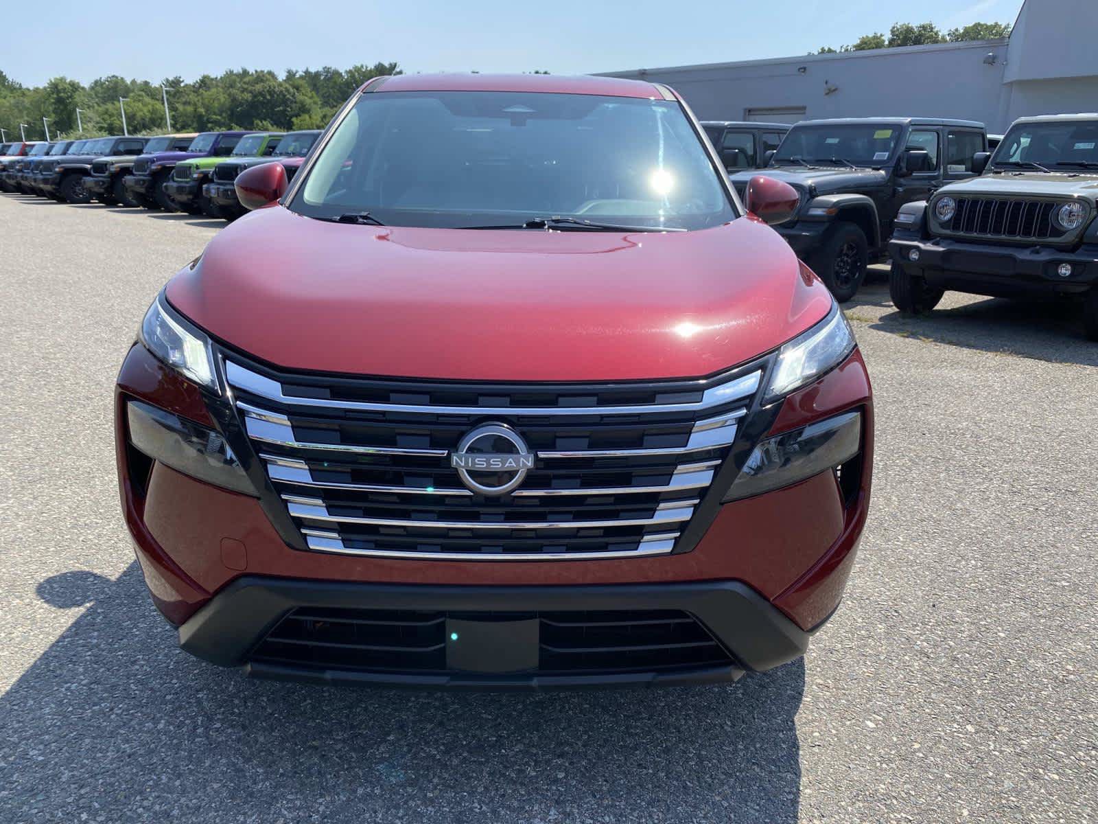 Used 2025 Nissan Rogue SV AWD/4WD image 10