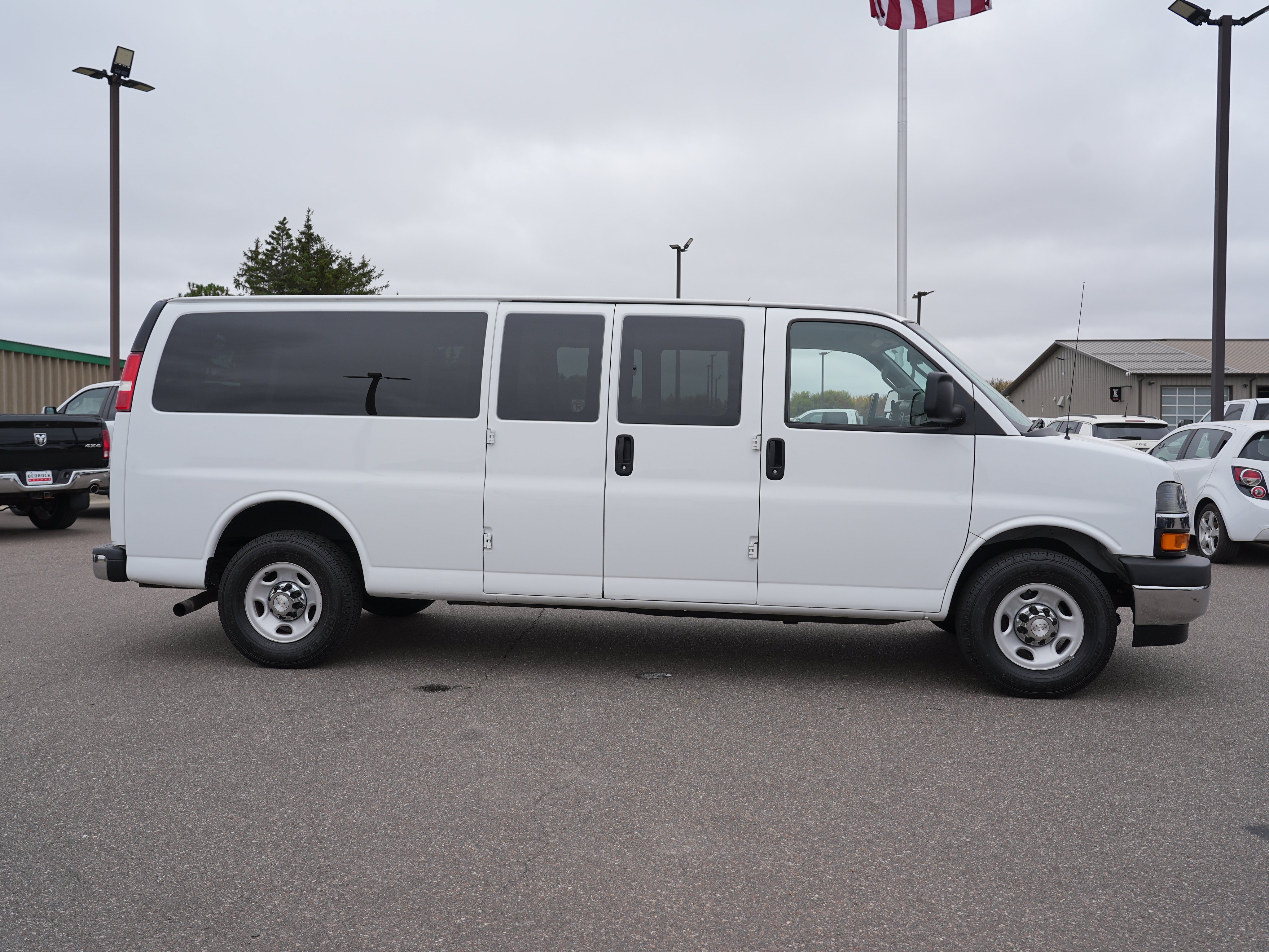 Used 2019 Chevrolet Express 3500 LT w/ LT Preferred Equipment Group RWD image 2