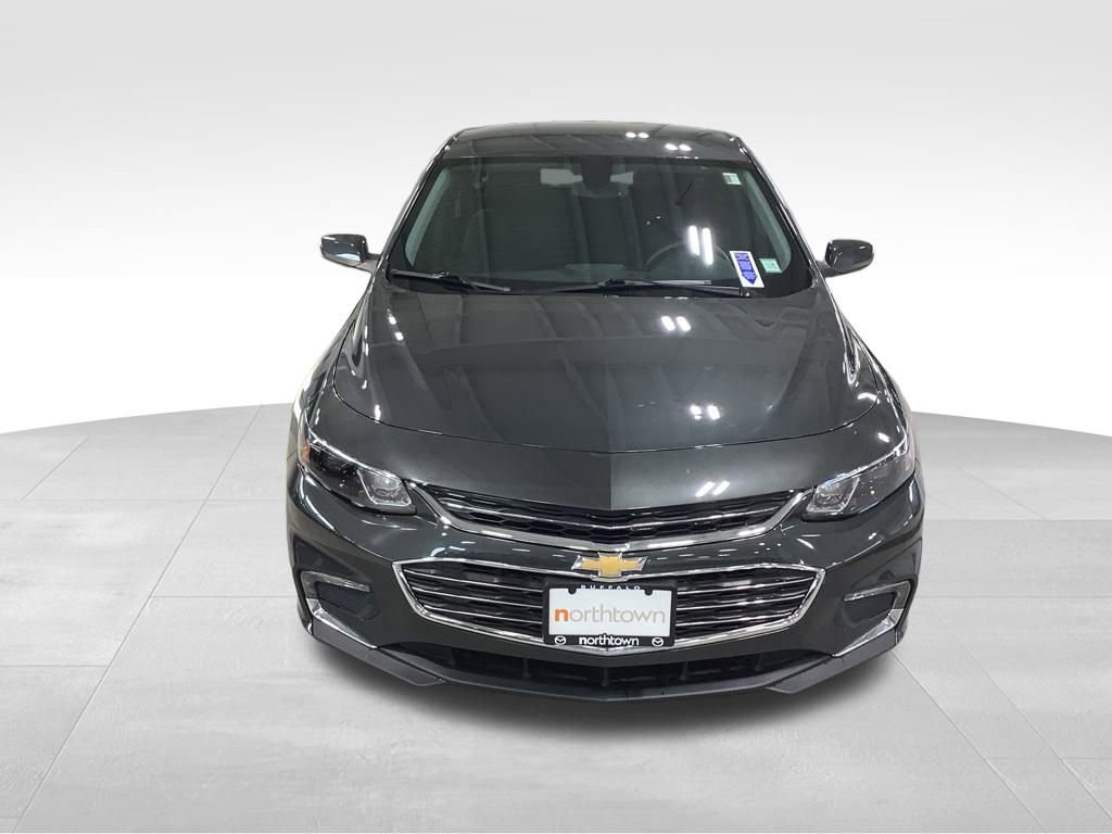 Used 2017 Chevrolet Malibu LT image 3