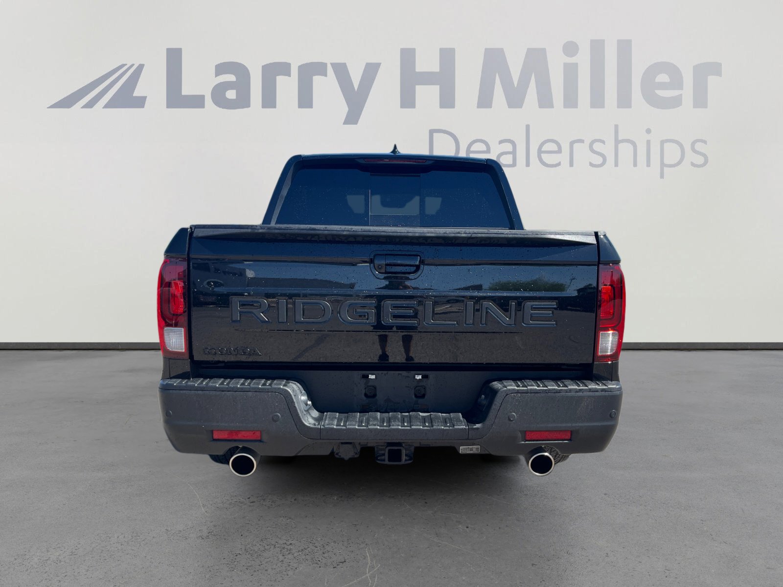 Used 2025 Honda Ridgeline Black Edition image 4