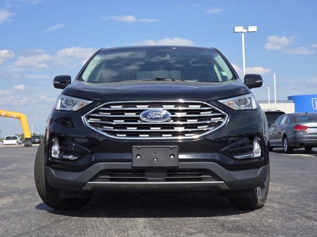 Used 2019 Ford Edge Titanium w/ Cold Weather Package AWD/4WD image 10