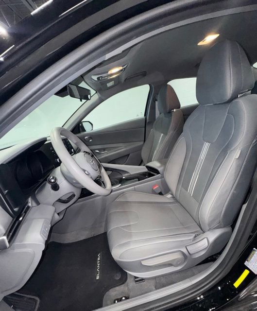 Used 2022 Hyundai Elantra SEL FWD image 15