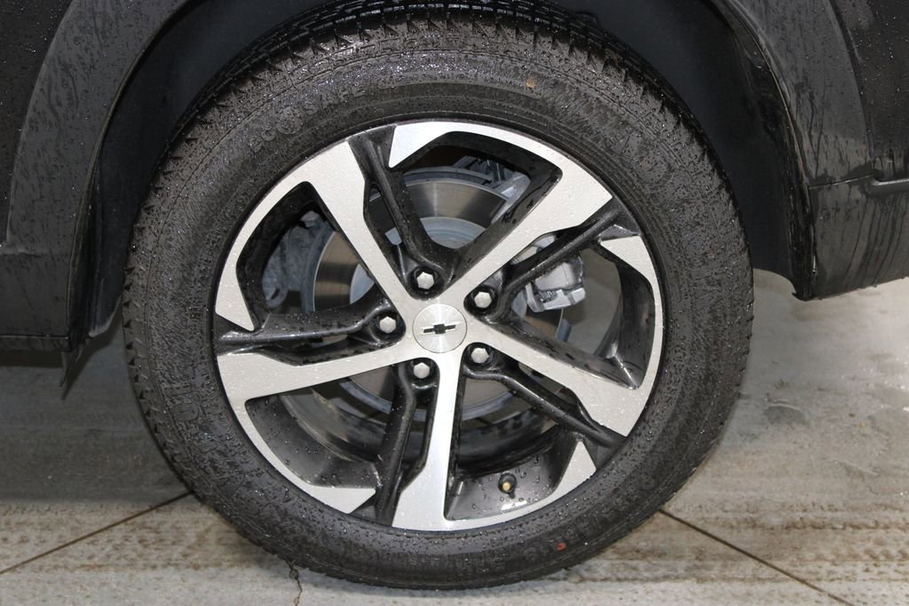 Used 2024 Chevrolet Trax RS w/ Driver Confidence Package image 17