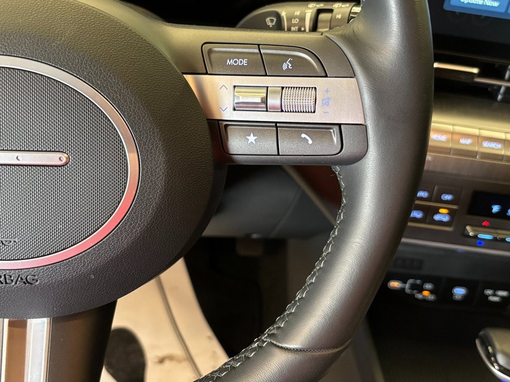 Used 2024 Hyundai Kona SEL image 10