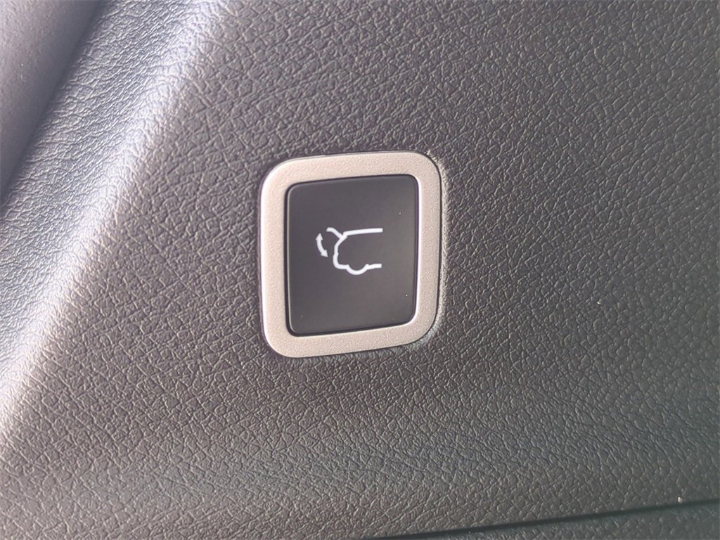 New 2026 Chrysler Pacifica Select w/ S Appearance Package image 14