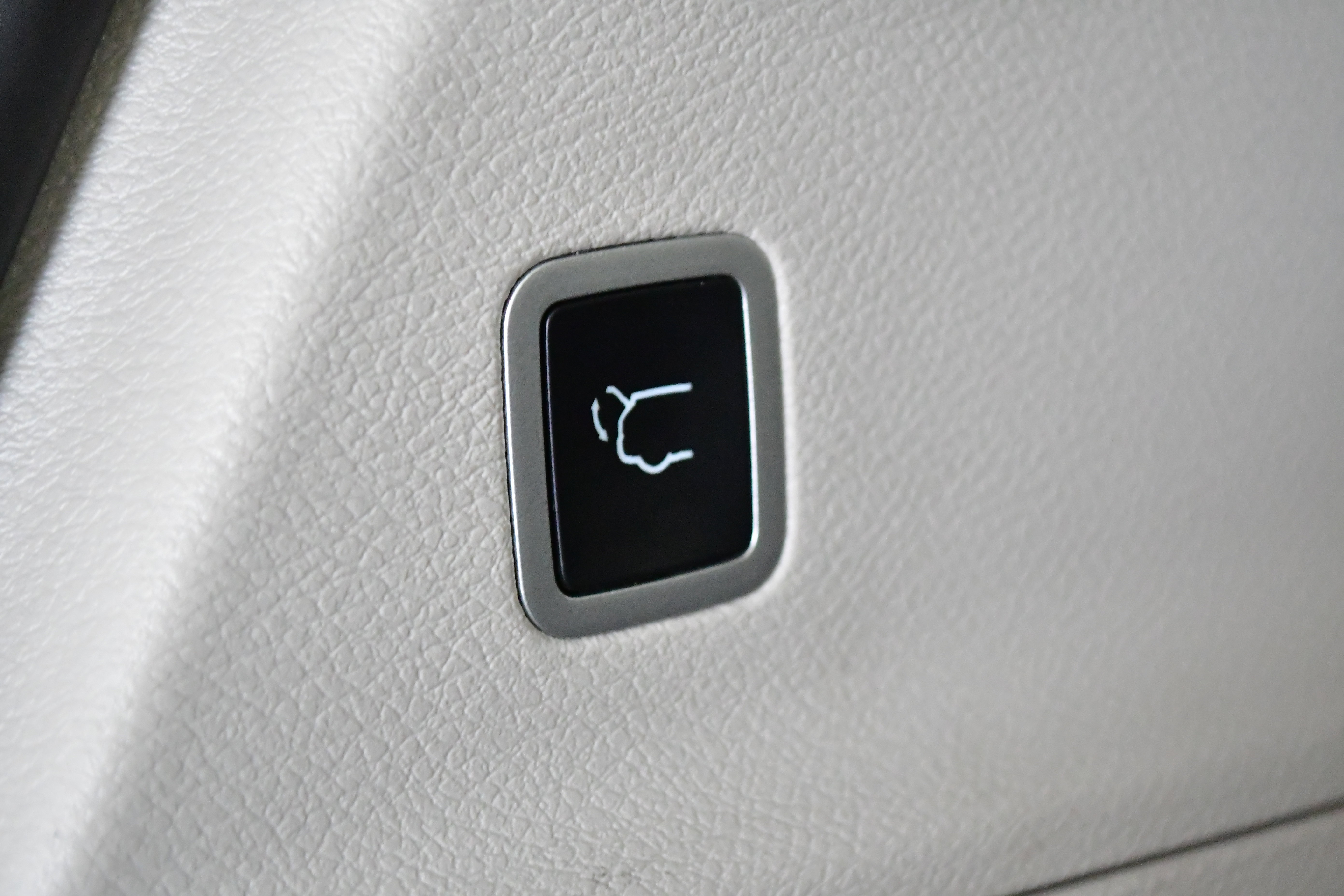 Used 2024 Chrysler Pacifica Touring-L image 27