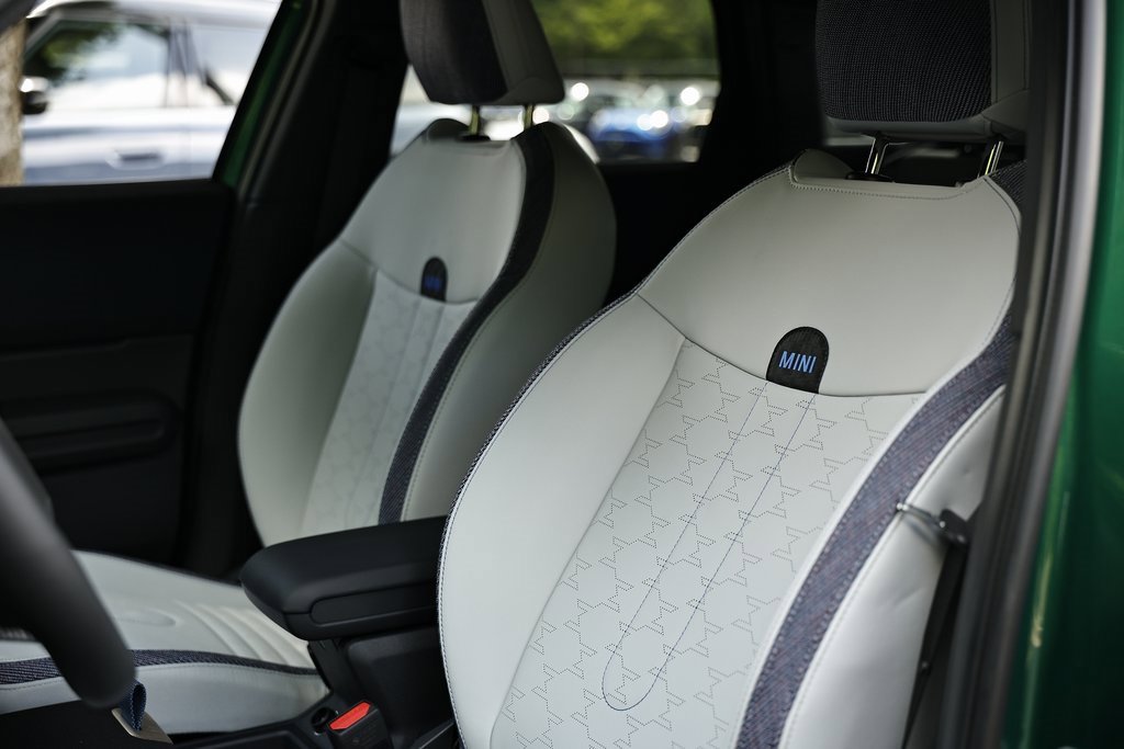 New 2025 MINI Cooper Countryman S w/ Comfort Package Max image 21