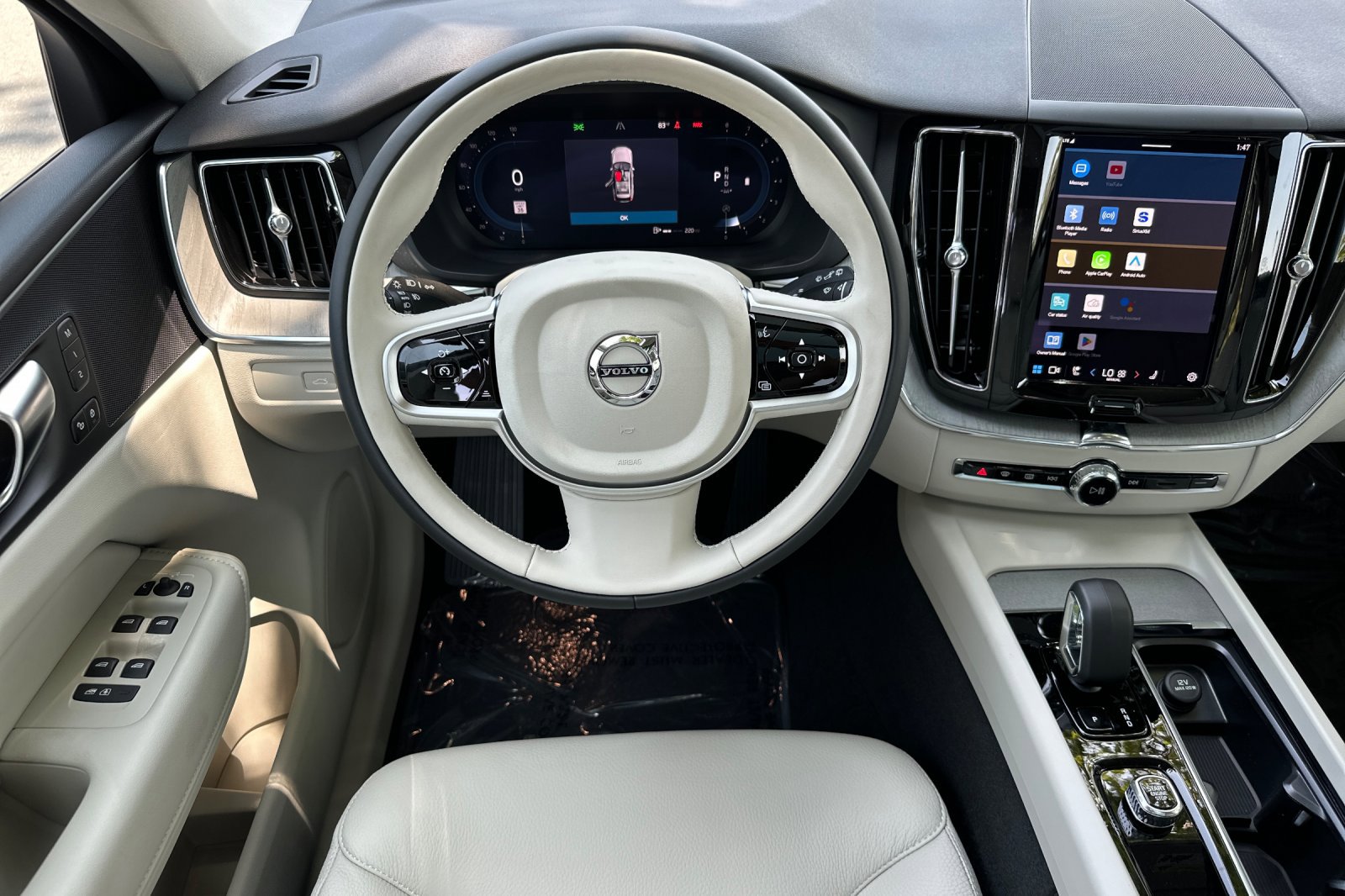 New 2025 Volvo XC60 B5 Plus w/ Climate Package image 12