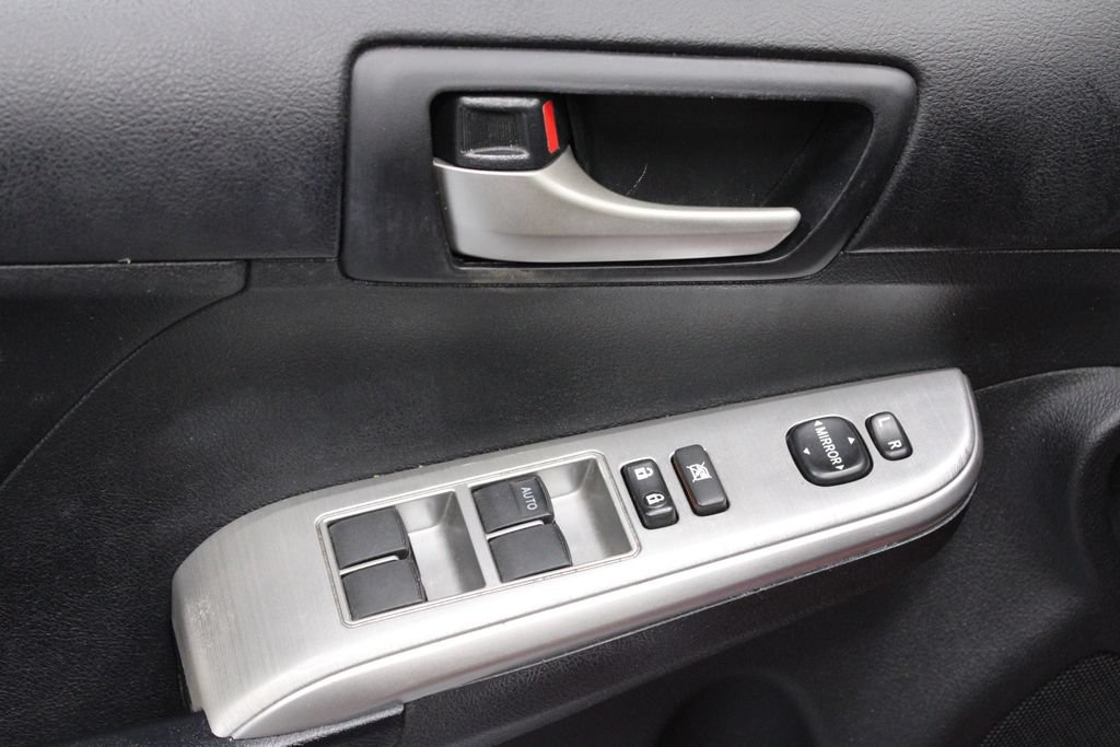 Used 2012 Toyota Camry SE FWD image 15