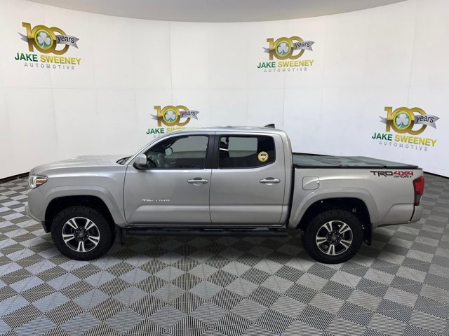 Used 2018 Toyota Tacoma TRD Sport AWD/4WD image 6