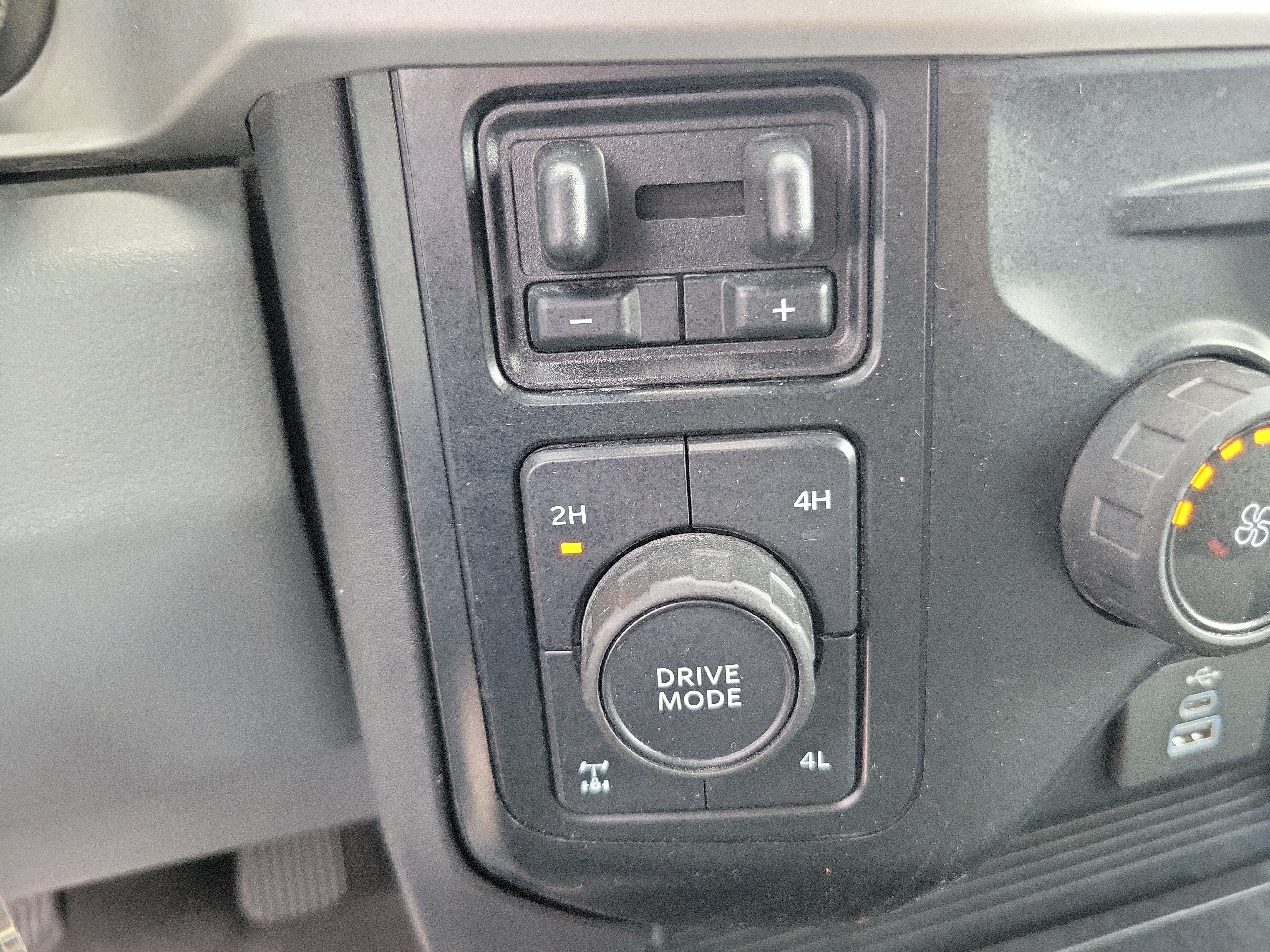 Used 2023 Ford F250 XL w/ STX Appearance Package AWD/4WD image 24