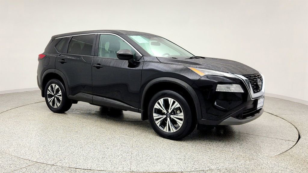 Used 2023 Nissan Rogue SV image 3