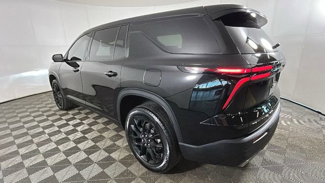 Used 2024 Chevrolet Traverse LS w/ Midnight/Sport Edition AWD/4WD image 5