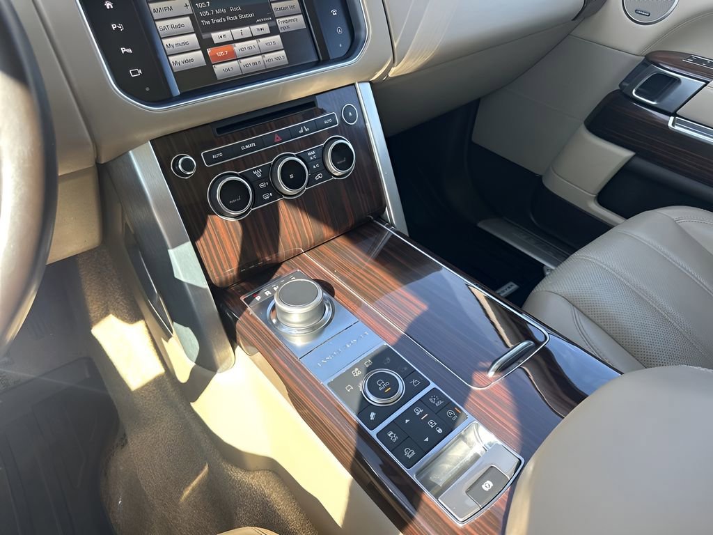 Used 2016 Land Rover Range Rover HSE image 16