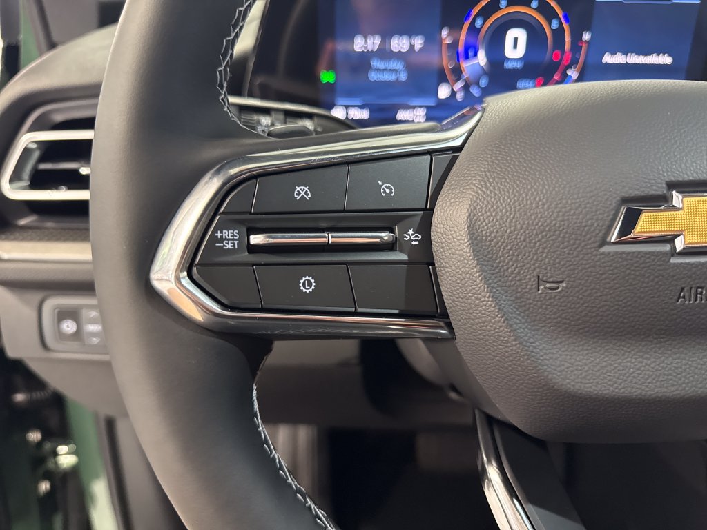 New 2027 Chevrolet Traverse LT AWD/4WD image 3