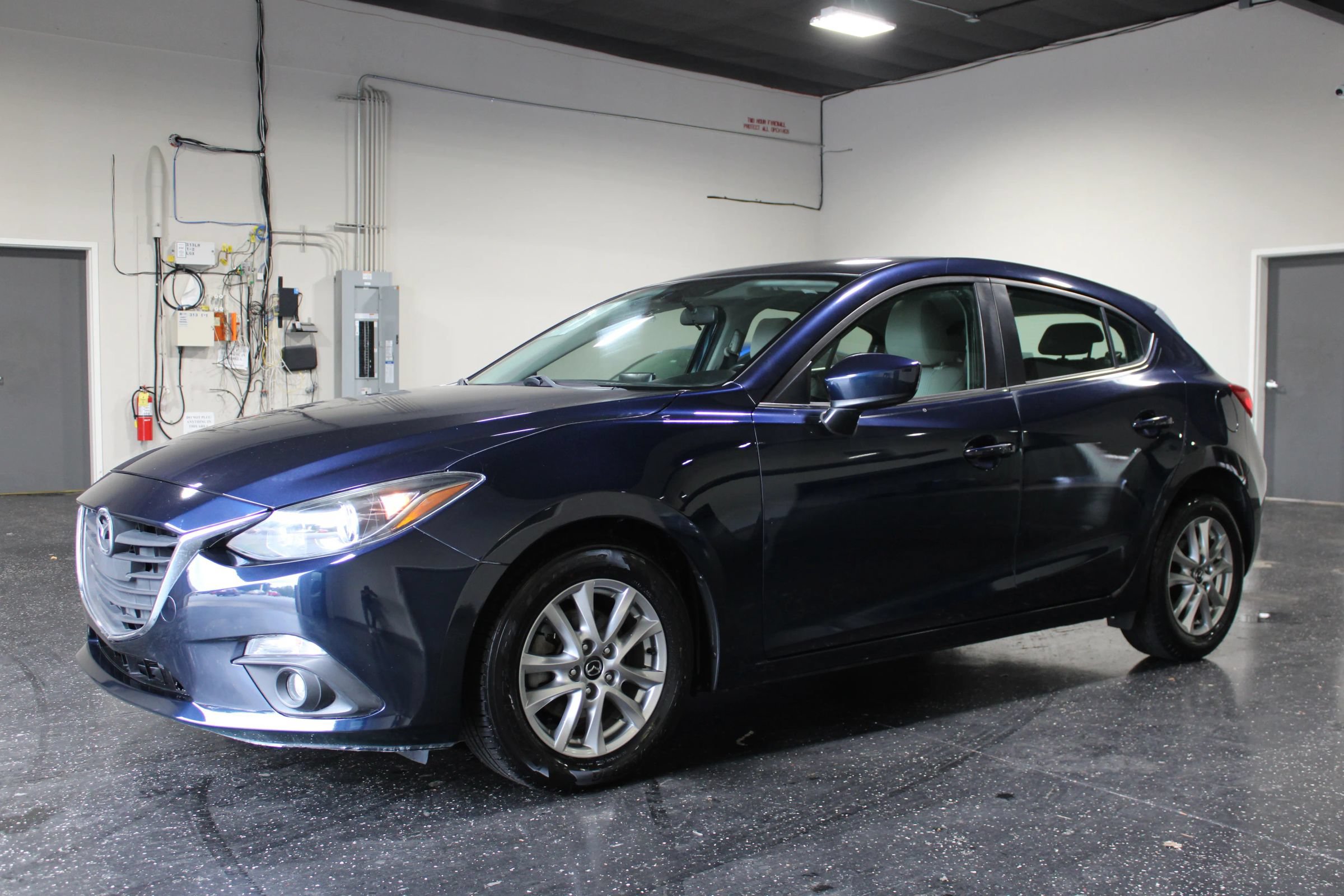 Used 2016 MAZDA MAZDA3 i Touring FWD image 6