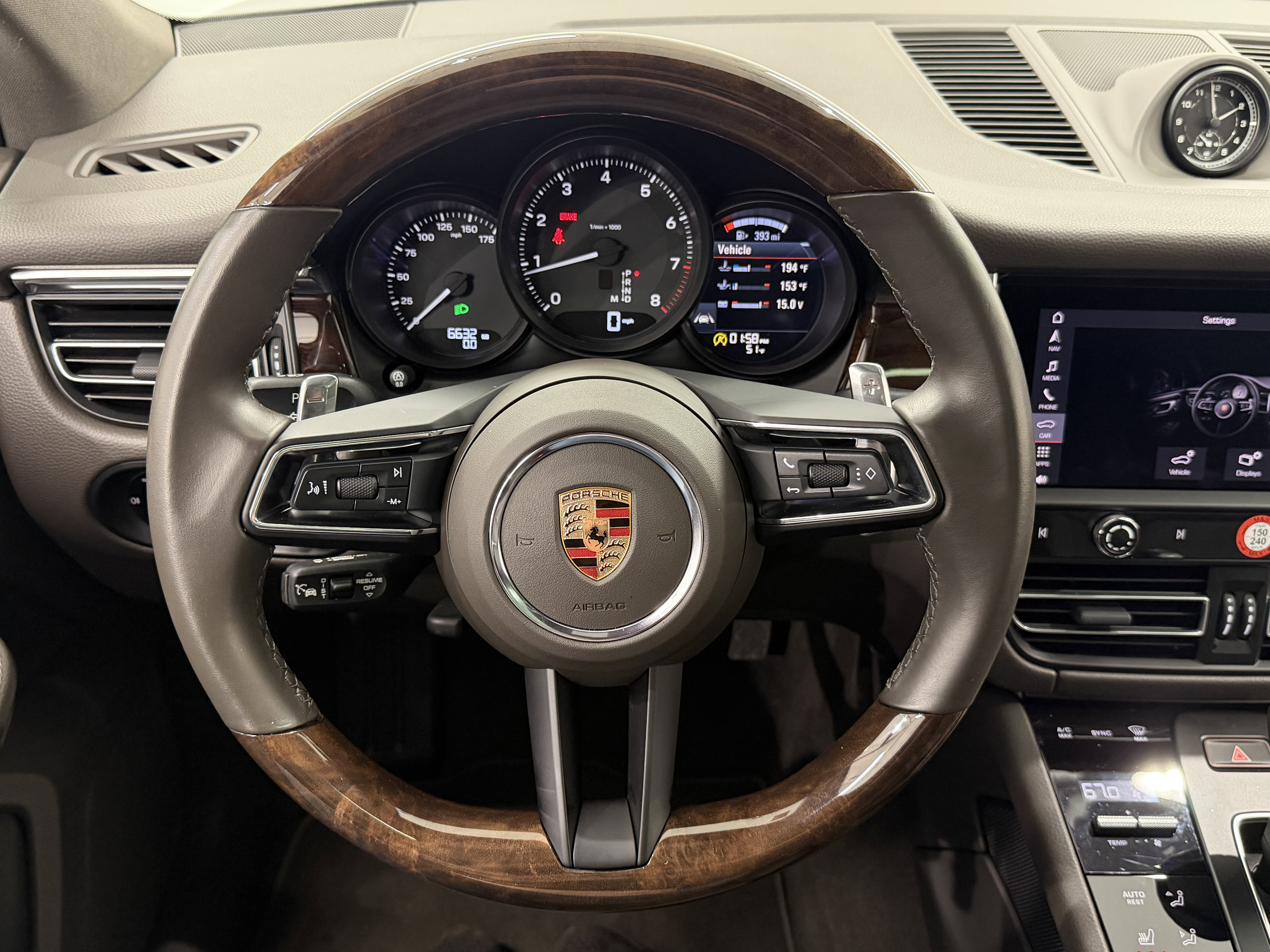 Certified 2025 Porsche Macan image 44