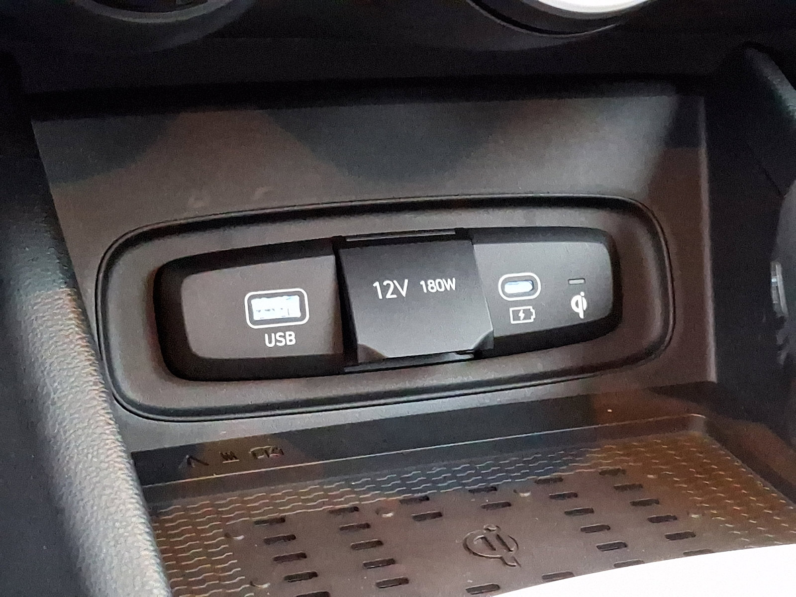 Certified 2023 Hyundai Venue Limited image 26